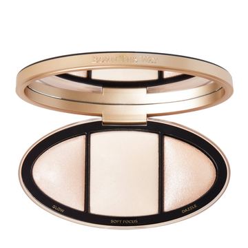 Too Faced Born This Way Turn up the Light Highlighting Palette Light